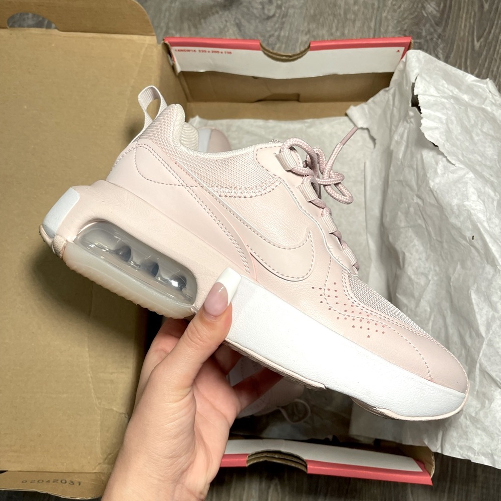 Womens Air Max Verona light pink